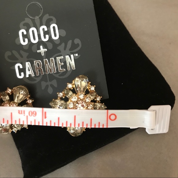 NWT Clear Rhinestones Stud Earrings Gold Accents - Picture 4 of 8